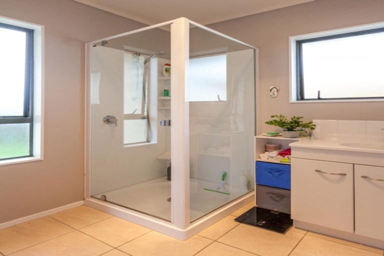 Photo of property in 2 Morcom Drive, Cooks Beach, Whitianga, 3591