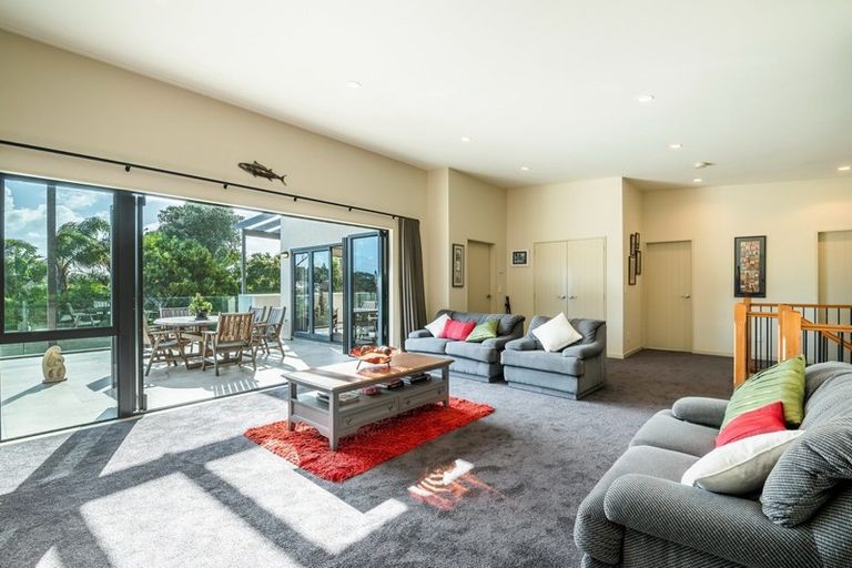 Photo of property in 1 Kahikatea Close, Campbells Bay, Auckland, 0630