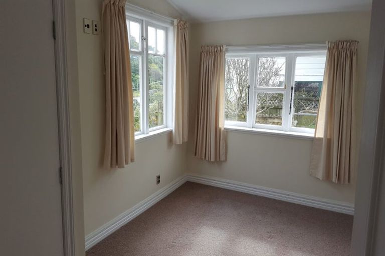 Photo of property in 20 Naughton Terrace, Kilbirnie, Wellington, 6022