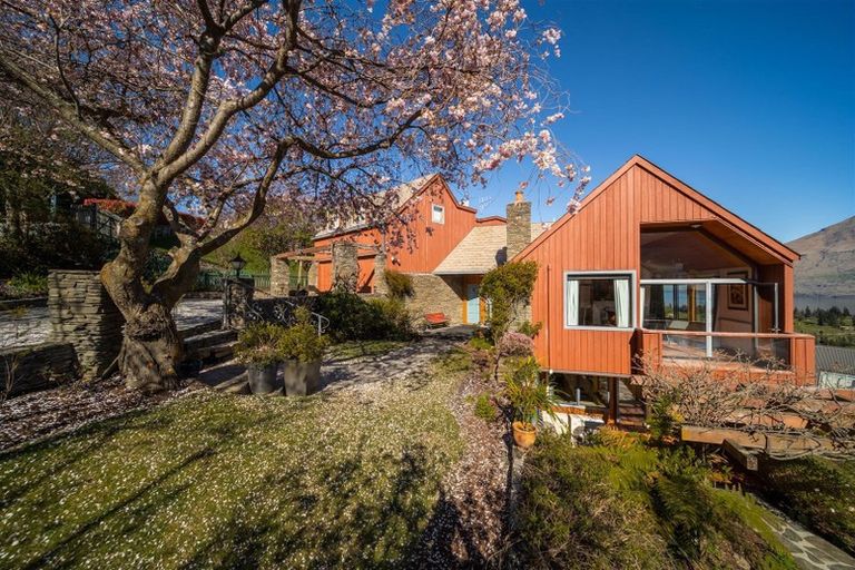Photo of property in 33 Edinburgh Drive, Queenstown, 9300