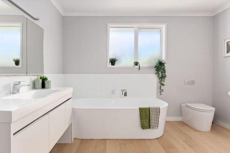 Photo of property in 6 Hamilton Drive, Wainui, Gisborne, 4010