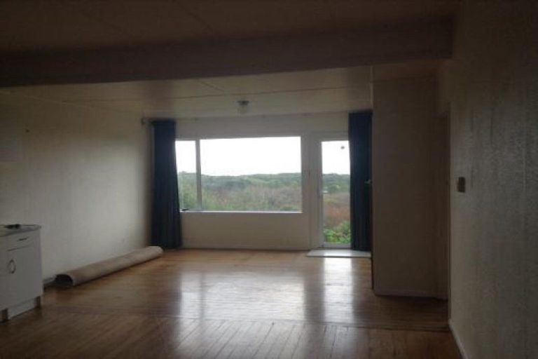 Photo of property in 77 Karaka Street, Castlecliff, Whanganui, 4501