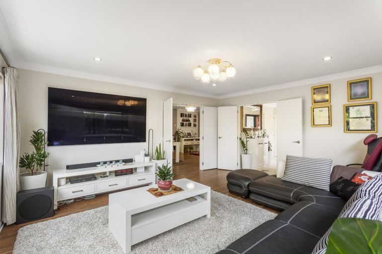 Photo of property in 305 Albany Highway, Rosedale, Auckland, 0632