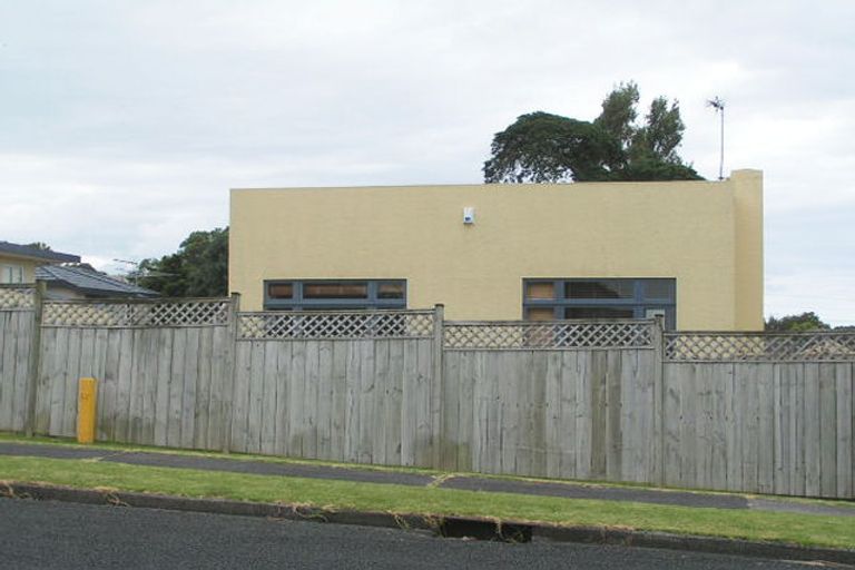 Photo of property in 18 Waitemata Road, Hauraki, Auckland, 0622
