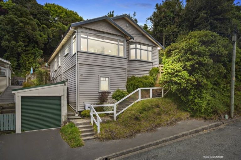 Photo of property in 39 Nottingham Street, Karori, Wellington, 6012