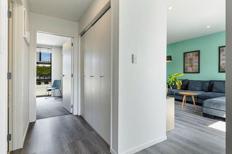 Photo of property in 31b Westgate Drive, Westgate, Auckland, 0614