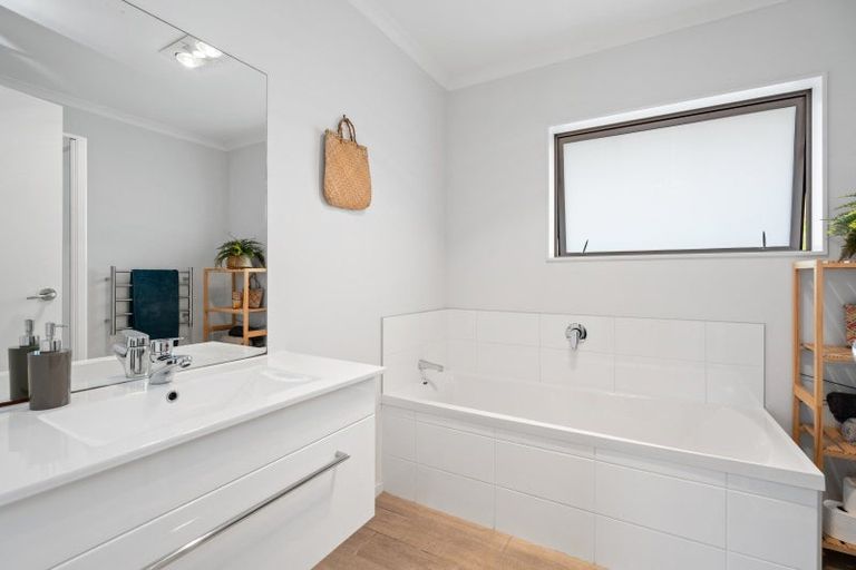 Photo of property in 32 Mccathie Road, Ruakaka, Whangarei, 0171