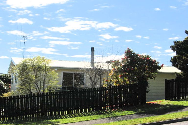 Photo of property in 3 Langstone Street, Welcome Bay, Tauranga, 3112