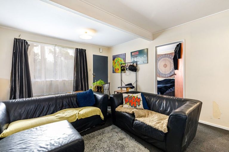 Photo of property in 1/19 Pirie Crescent, Moera, Lower Hutt, 5010