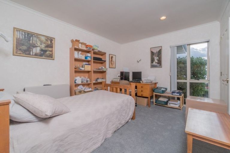 Photo of property in 50a Kiwi Esplanade, Mangere Bridge, Auckland, 2022