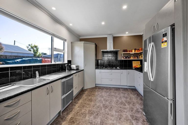 Photo of property in 48 Kawei Road, Ohawe, Hawera, 4671