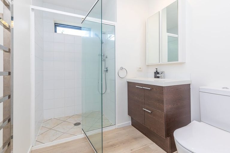 Photo of property in 9/52 Taharoto Road, Takapuna, Auckland, 0622