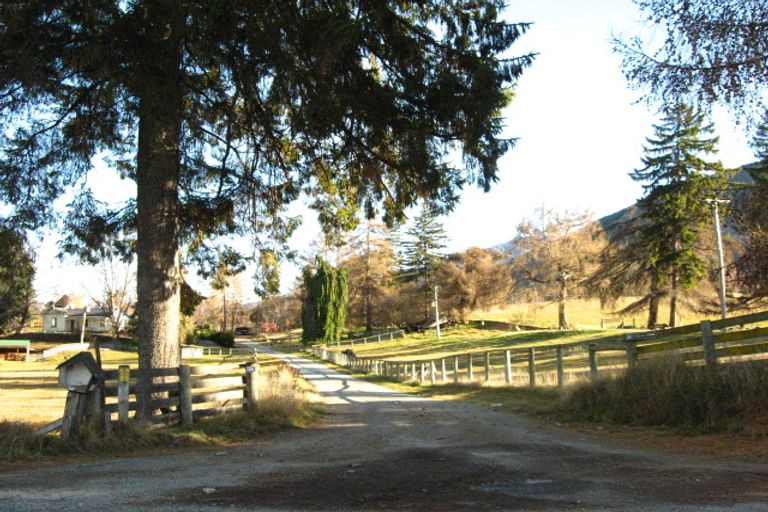 Photo of property in 459 Arrowtown-lake Hayes Road, Arrowtown, 9371