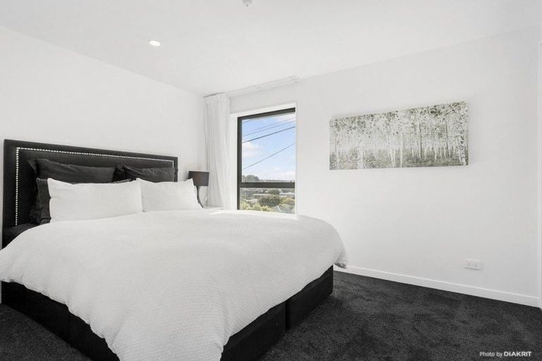 Photo of property in 2/12 Stanley Street, Berhampore, Wellington, 6023