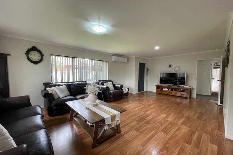 Photo of property in 27c Sturdee Road, Manurewa, Auckland, 2102