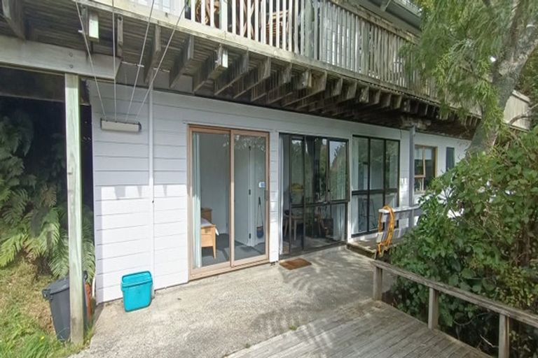 Photo of property in 9 Kate Way, Karori, Wellington, 6012