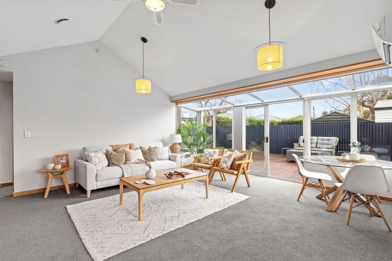 Photo of property in 2/73 Vagues Road, Northcote, Christchurch, 8052