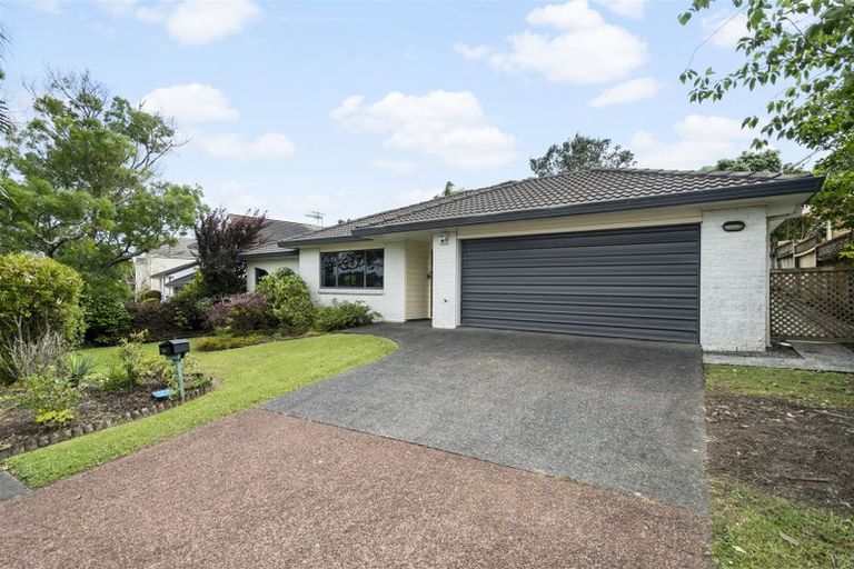 Photo of property in 80 Caribbean Drive, Unsworth Heights, Auckland, 0632