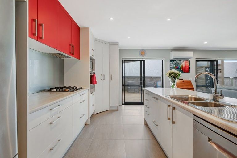 Photo of property in 14 Kingfisher Road, Silverdale, 0932