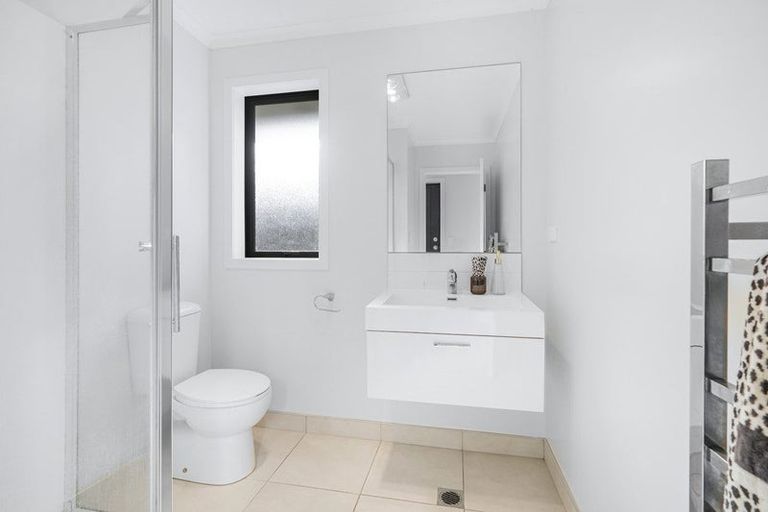 Photo of property in 2/23 Montgomery Crescent, Bader, Hamilton, 3206