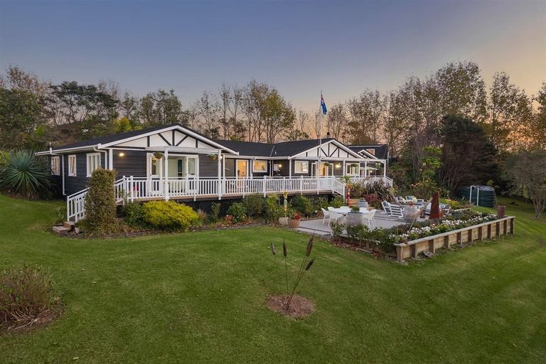 Photo of property in 1410 Old North Road, Helensville, 0875