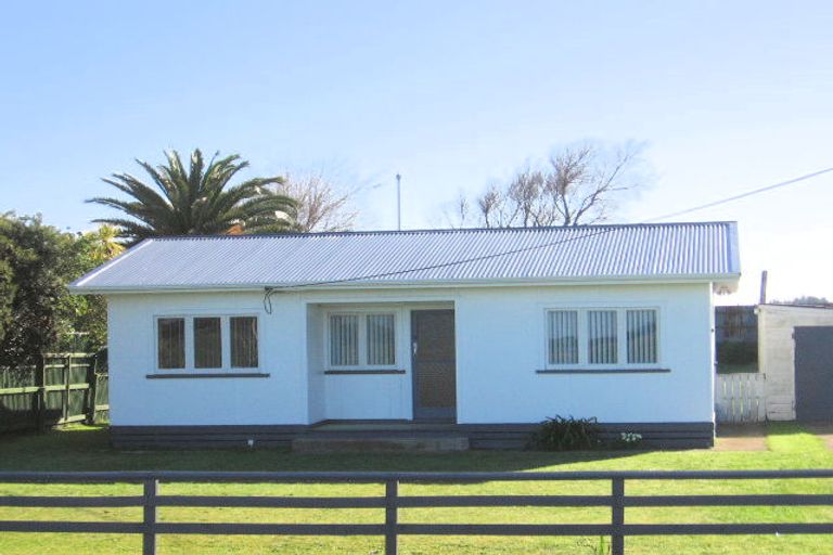 Photo of property in 3 Seabury Avenue, Foxton Beach, Foxton, 4815