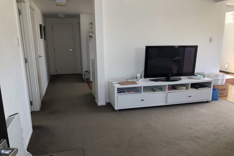 Photo of property in 35 North Terrace, Kelburn, Wellington, 6012