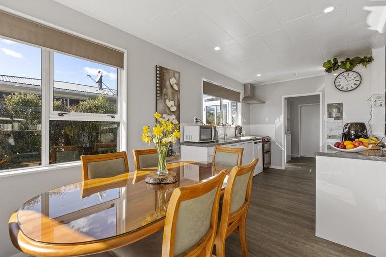 Photo of property in 2 Gardenia Avenue, Bell Block, New Plymouth, 4312