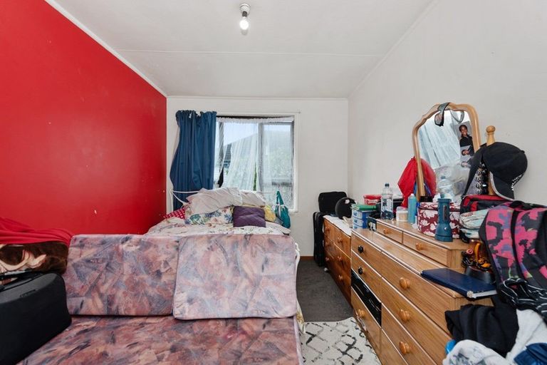 Photo of property in 57 Sare Crescent, Fairfield, Hamilton, 3214