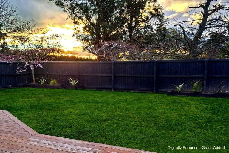 Photo of property in 33 Tara Crescent, Woodend, 7610