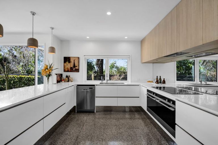 Photo of property in 321b Mangorei Road, Merrilands, New Plymouth, 4312