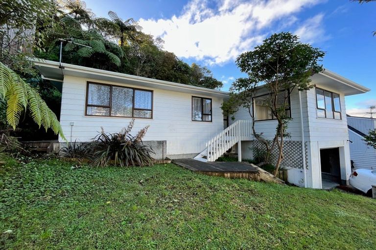 Photo of property in 42 Viewmont Drive, Harbour View, Lower Hutt, 5010