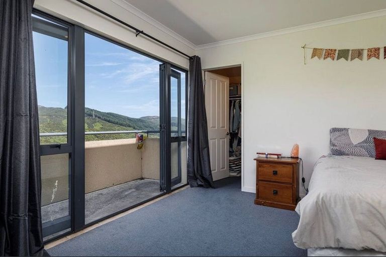 Photo of property in 12a Landsdowne Terrace, Karori, Wellington, 6012