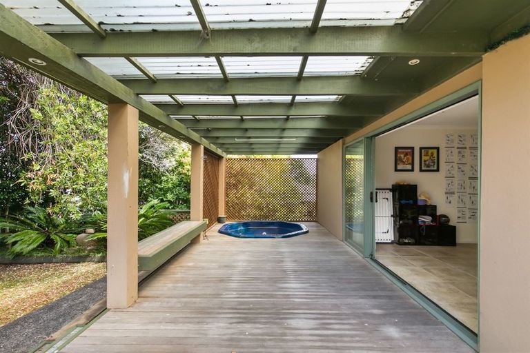 Photo of property in 38a Sunnynook Road, Sunnynook, Auckland, 0620