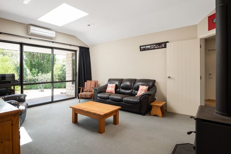 Photo of property in 12 Weka Place, Picton, 7220