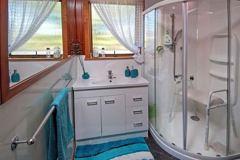 Photo of property in 2/24 Tango Place, Henderson, Auckland, 0610