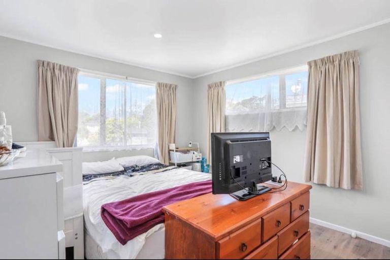 Photo of property in 31 Virgo Place, Glen Eden, Auckland, 0602