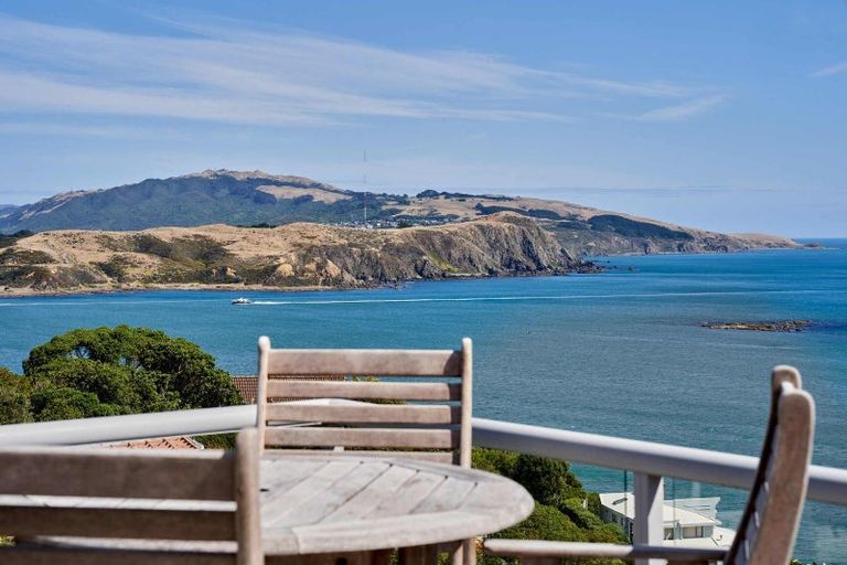 Photo of property in 1 Roys Road, Plimmerton, Porirua, 5026