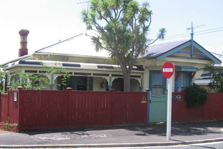 Photo of property in 42 Church Street, Devonport, Auckland, 0624