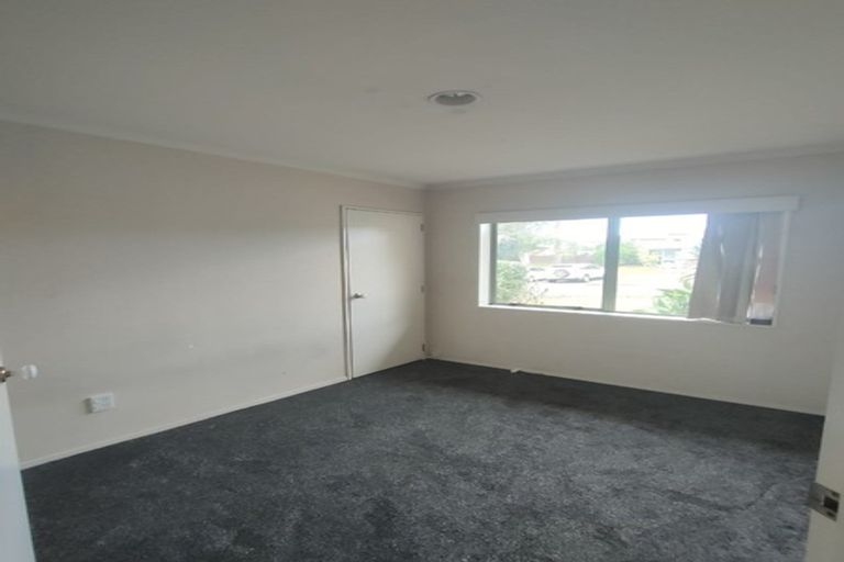 Photo of property in 10 Jubaea Place, Henderson, Auckland, 0610