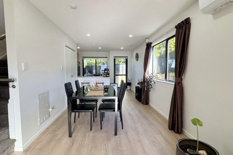 Photo of property in 1/60 Triangle Road, Massey, Auckland, 0614
