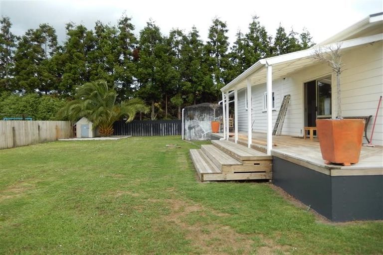 Photo of property in 278 Boord Crescent, Kumeu, 0891