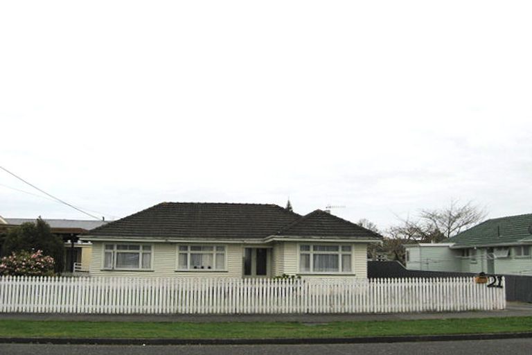 Photo of property in 21 Rugby Street, Levin, 5510