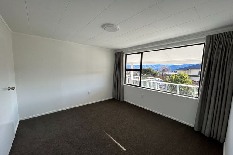 Photo of property in 71 Manuka Crescent, Wanaka, 9305