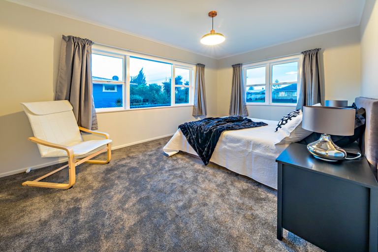 Photo of property in 8 Tidal Road, Mangere, Auckland, 2022