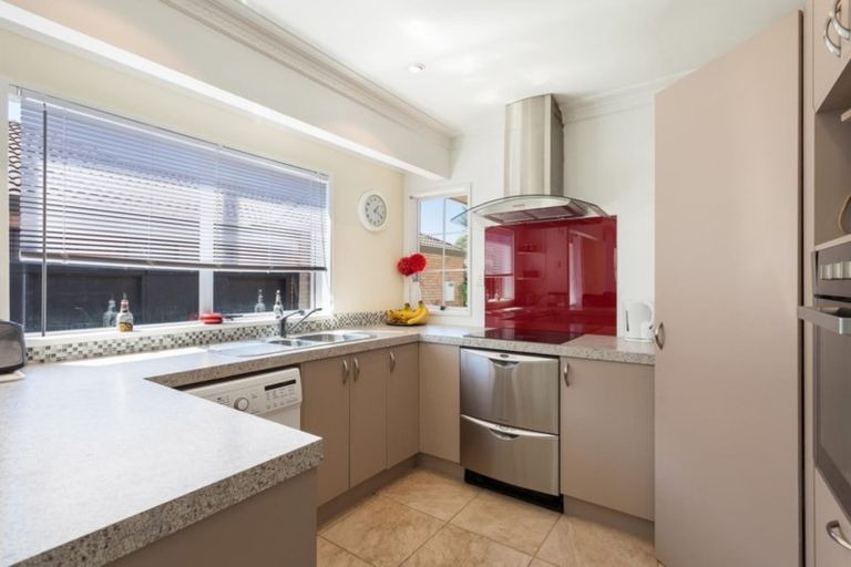 Photo of property in 1/37 Sunrise Avenue, Mount Maunganui, 3116