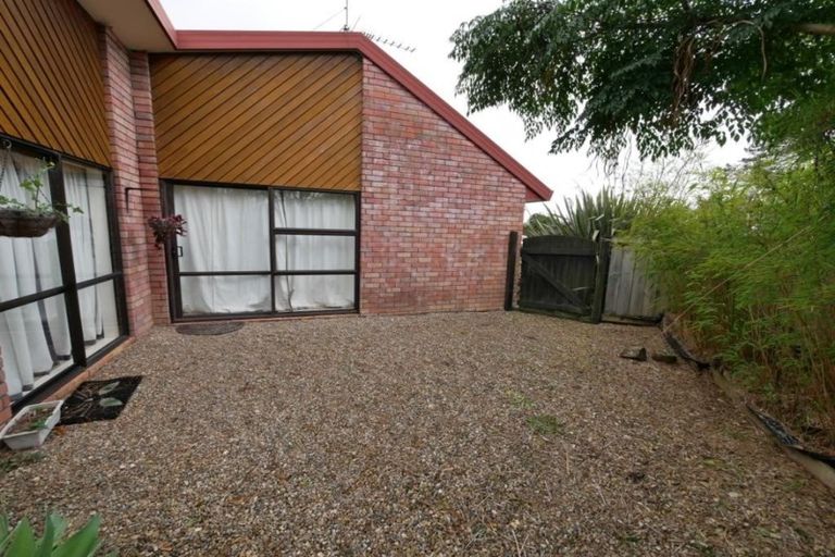 Photo of property in 10 Godwit Place, Waiuku, 2123