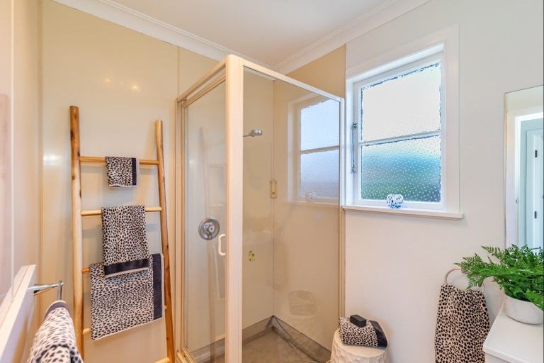 Photo of property in 42 Highbury Drive, Levin, 5510