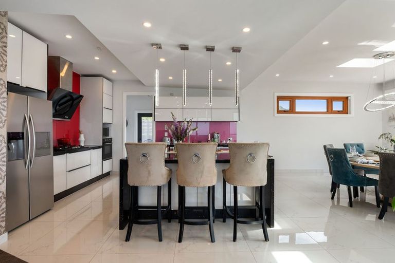 Photo of property in 35 Grumman Lane, Newlands, Wellington, 6037