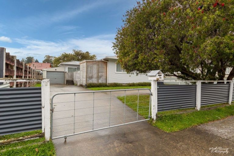 Photo of property in 14 Prestige Place, Maoribank, Upper Hutt, 5018
